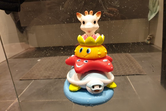 Splash en Surf badspeelgoed Sophie de giraf voor onder de douche