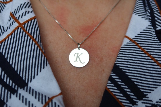 Jezelf een cadeau geven gegraveerde ketting initiaal KAYA Sieraden