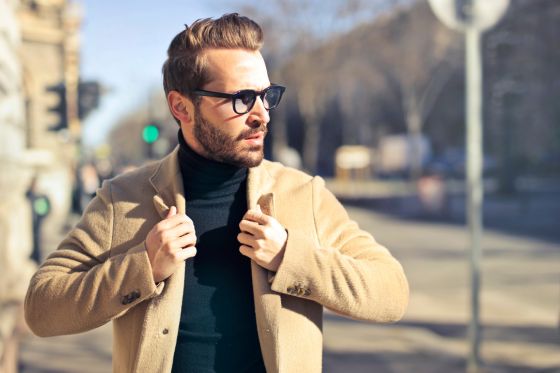 Minimalistische kleding hoe je met minder toch meer impact maakt