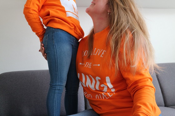 Oranje sweater klaar voor koningsdag Bulbby