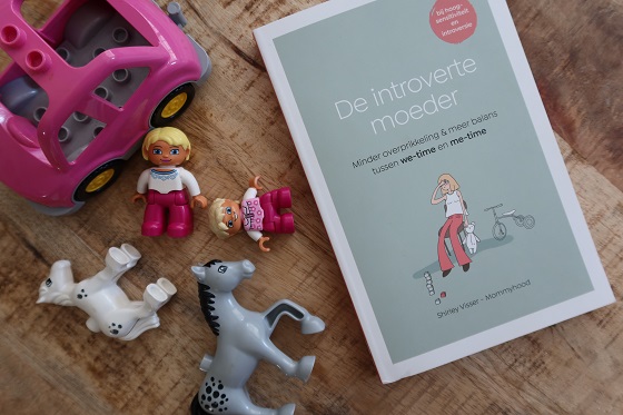 De introverte moeder Shirley Visser Review