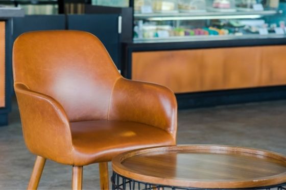 je leren stoel verven met Leerverf