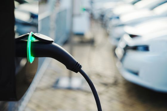 Elektrische auto kopen volledig elektrisch of hybride